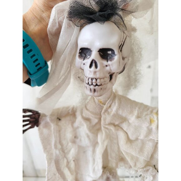 Hanging bride skeleton zombie Halloween prop plastic mini - Picture 7 of 10
